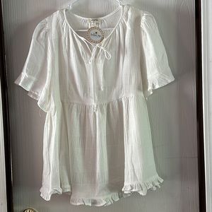 The Farmer’s Wife Ladies Umgee White Shirt, NWT’s, Size Small